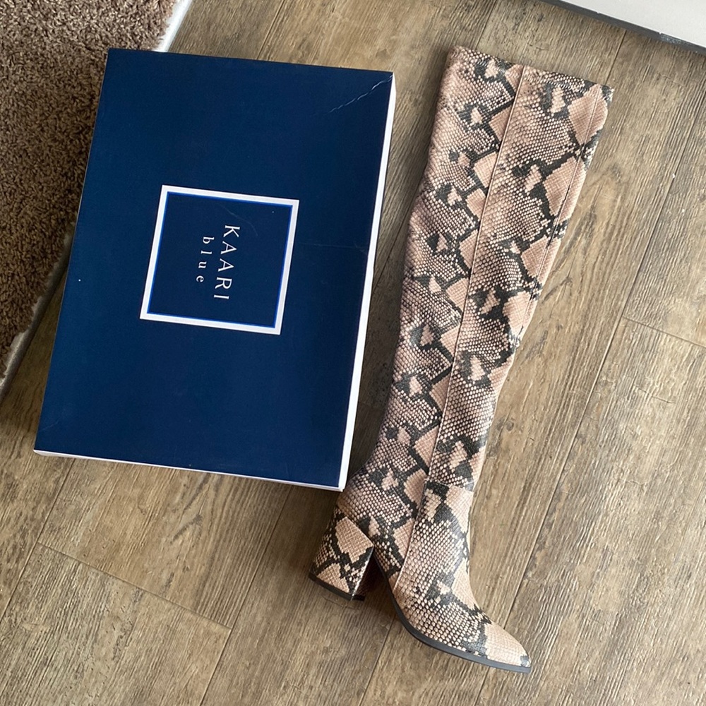 6.5 Snake Knee high boots Kaari Blue